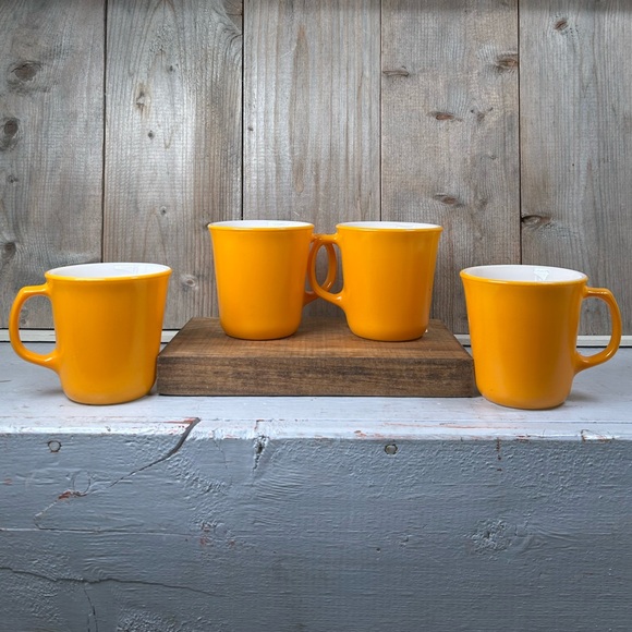 Vintage Corning Set of 4 Mugs - Picture 6 of 16